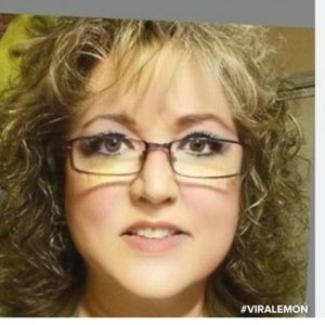 Meet your Posher, Joni